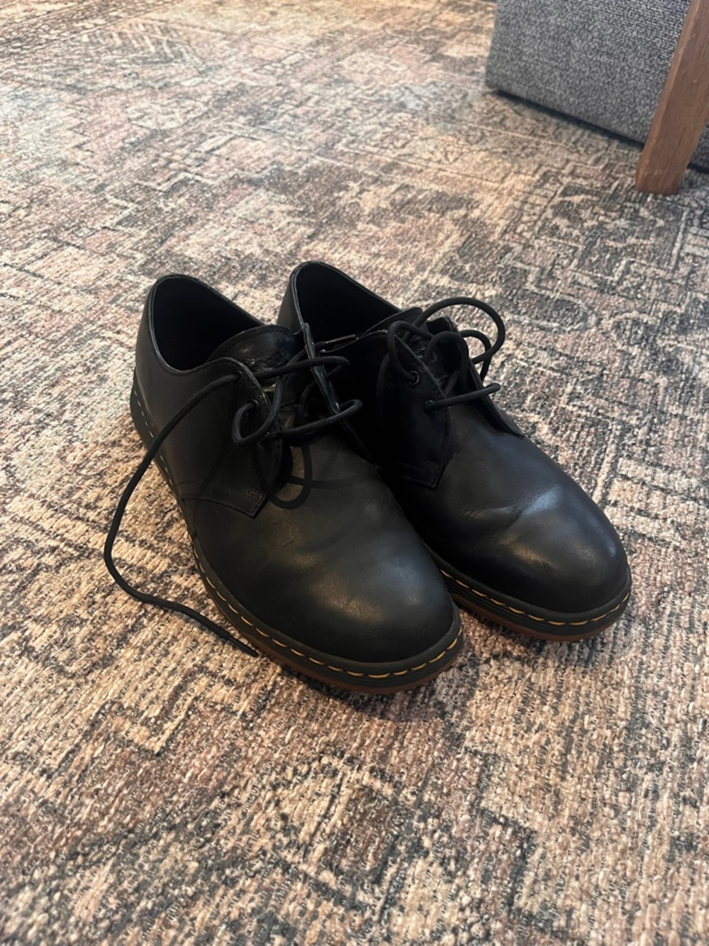 Dr. Martens Black Leather Cavendish